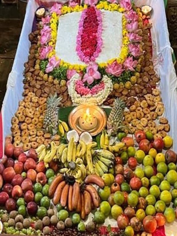 Annapavadai Seva to Lord Sri Vaaru Venkatesa Perumal — a divine offering of food, sweets, and fruits, symbolizing devotion and abundance, with sacred prasad shared as blessings to all devotees.