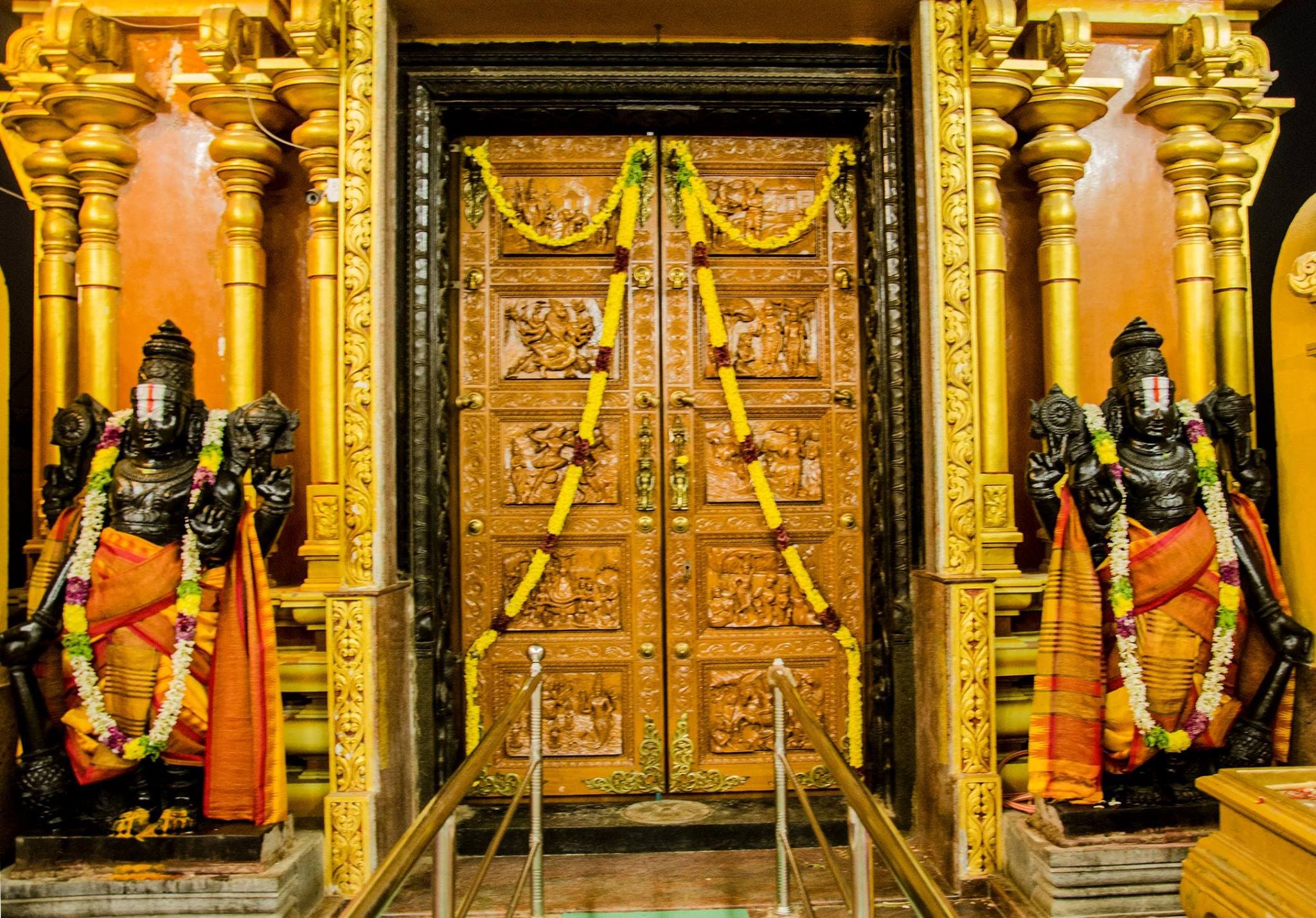 Vaikunda Ekadashi - Sorgavaasal Darshn - Witnessing the sacred Sorgavaasal - a gateway to the divine abode.